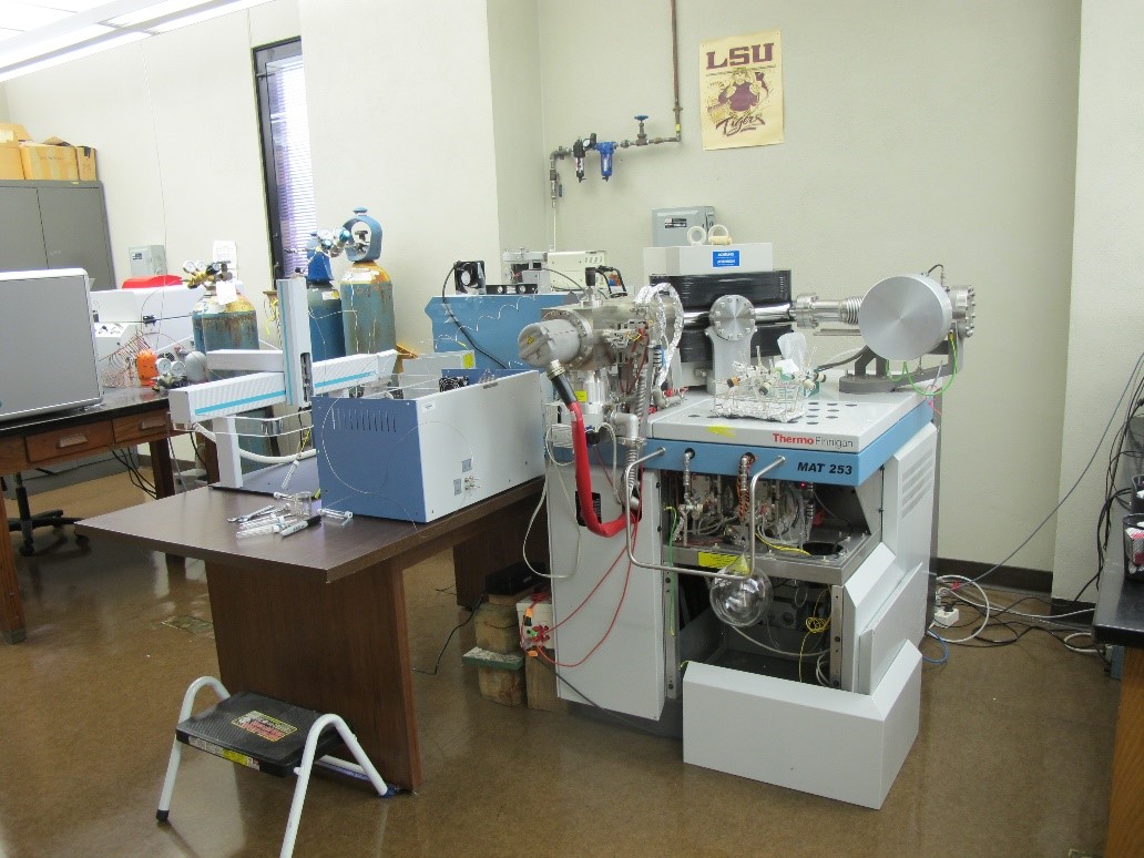 Thermo Scientific MAT253 IRMS with dual-inlet is coupled with Gas Bench and Thermal Conversion Elemental Analyzer (TCEA).